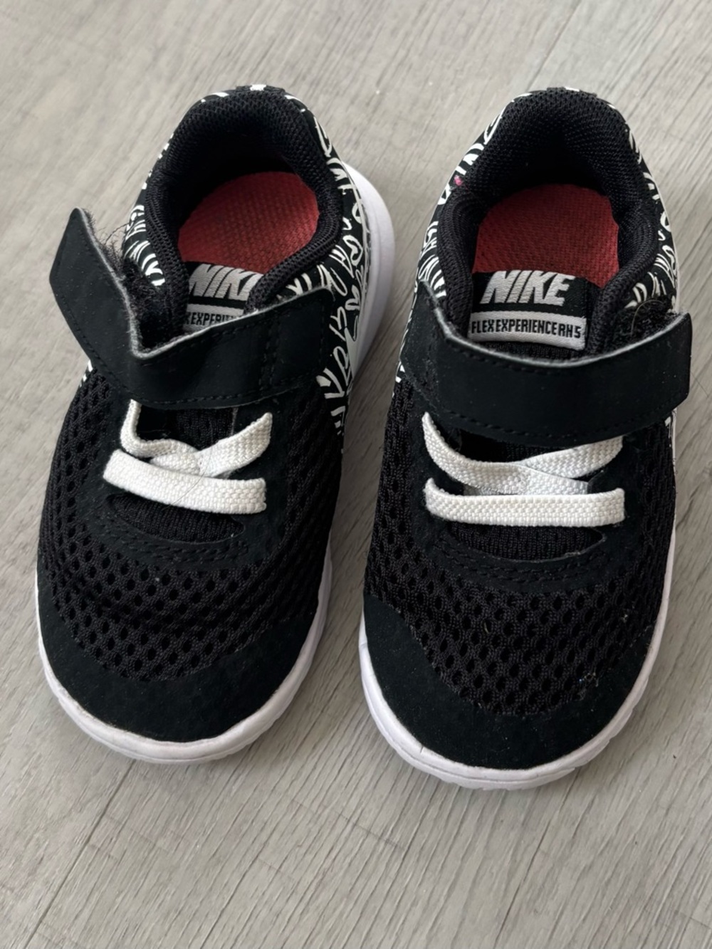 Nike Kids Black and White Mesh Strap Sneakers